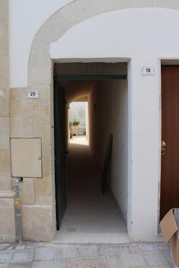 Ferienwohnung La Torre Antica Dimora Giuggianello Exterior foto